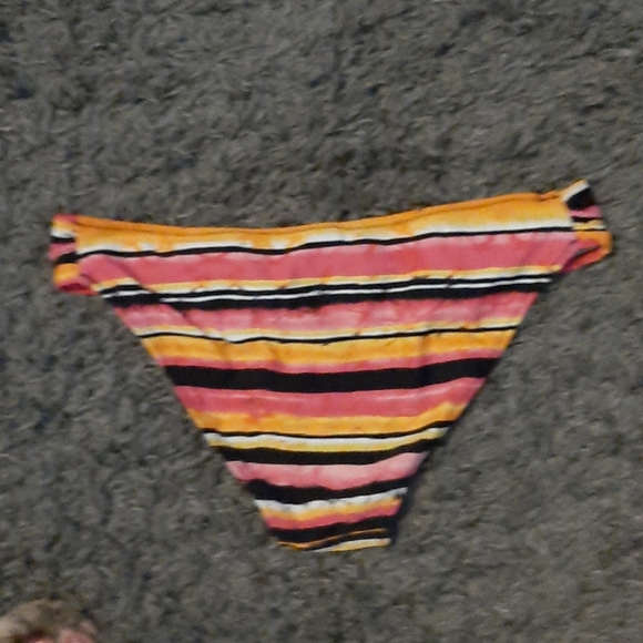Ringo Striped Bikini - Large bottom - Medium Top - Picture 4 of 7